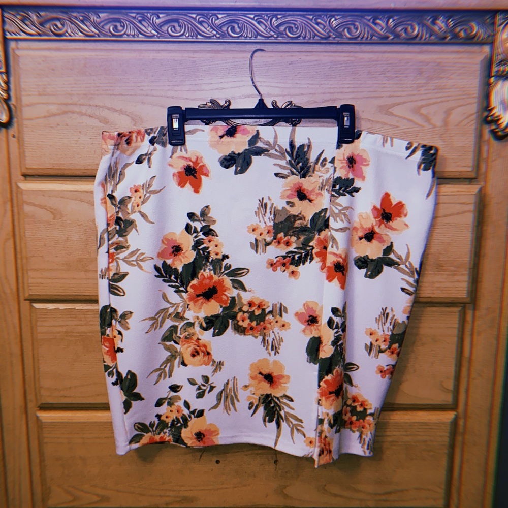 Beautiful Floral Skirt 🌸🌺🌼